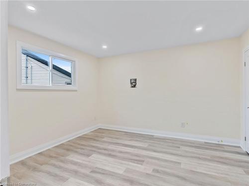 1 Exeter Avenue, Welland, ON - Indoor Photo Showing Other Room