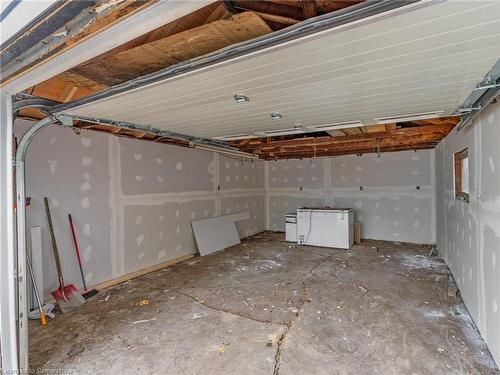 1 Exeter Avenue, Welland, ON - Indoor Photo Showing Garage