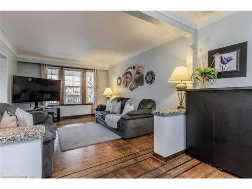 49 Tisdale Street S, Hamilton, ON - Indoor Photo Showing Living Room