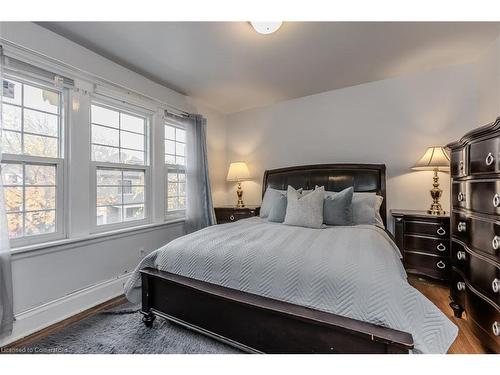 49 Tisdale Street S, Hamilton, ON - Indoor Photo Showing Bedroom