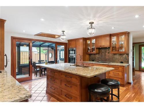 1194 Stirling Drive, Oakville, ON - Indoor Photo Showing Kitchen With Upgraded Kitchen