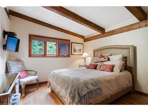 1194 Stirling Drive, Oakville, ON - Indoor Photo Showing Bedroom