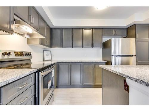 144 Christopher Road, Oakville, ON - Indoor Photo Showing Kitchen With Upgraded Kitchen