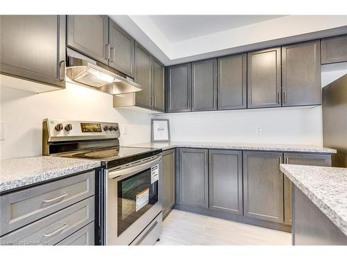 144 Christopher Road, Oakville, ON - Indoor Photo Showing Kitchen With Upgraded Kitchen