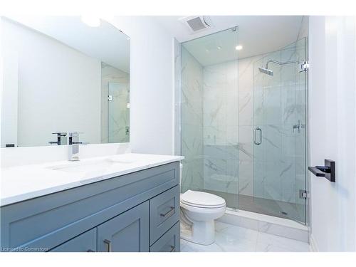 29 Dana Drive, Hamilton, ON - Indoor Photo Showing Bathroom