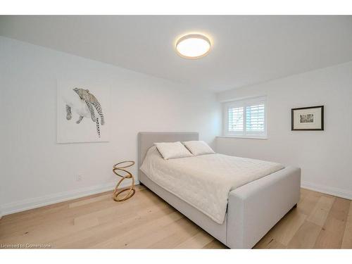 6-3333 New Street, Burlington, ON - Indoor Photo Showing Bedroom