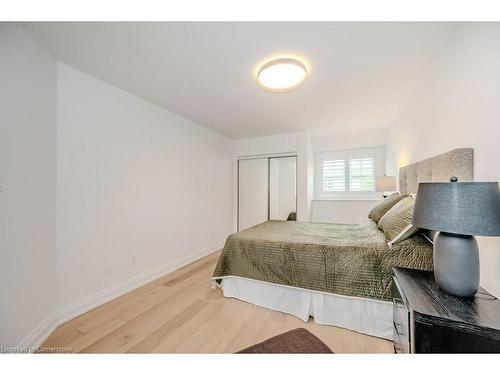 6-3333 New Street, Burlington, ON - Indoor Photo Showing Bedroom