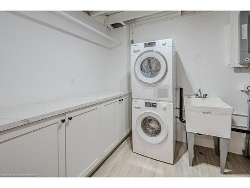 6-3333 New Street, Burlington, ON - Indoor Photo Showing Laundry Room