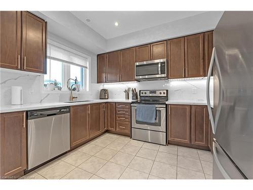 46 Borers Creek Circle, Waterdown, ON - Indoor Photo Showing Kitchen