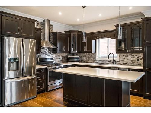 35 Holkham Avenue, Ancaster, ON - Indoor Photo Showing Kitchen With Upgraded Kitchen