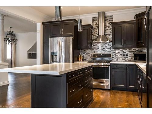 35 Holkham Avenue, Ancaster, ON - Indoor Photo Showing Kitchen With Upgraded Kitchen