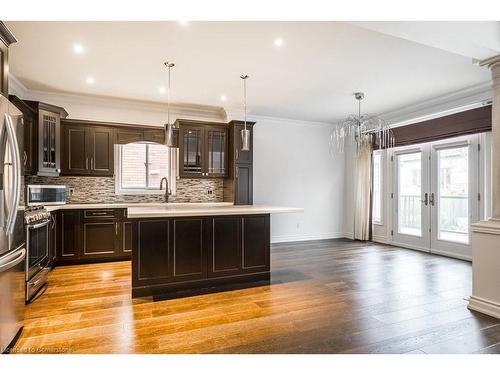 35 Holkham Avenue, Ancaster, ON - Indoor Photo Showing Kitchen With Upgraded Kitchen