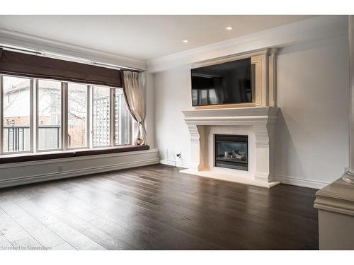 35 Holkham Avenue, Ancaster, ON - Indoor Photo Showing Living Room With Fireplace