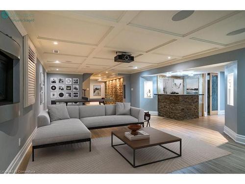 35 Holkham Avenue, Ancaster, ON - Indoor Photo Showing Living Room