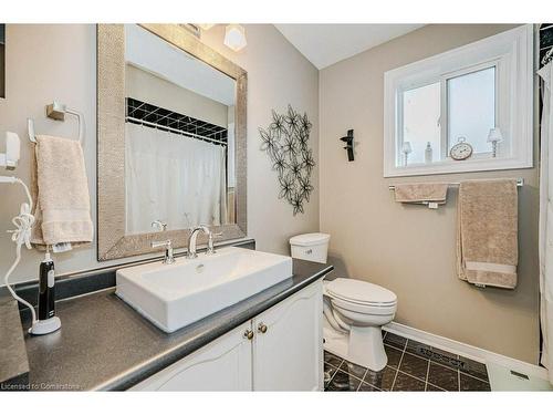 633 Amelia Crescent, Burlington, ON - Indoor Photo Showing Bathroom