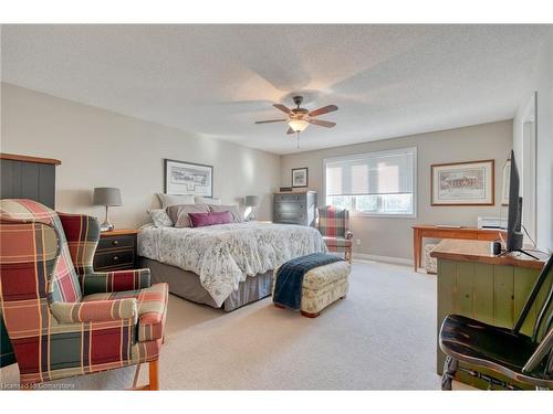 42 Oakhaven Place, Ancaster, ON - Indoor Photo Showing Bedroom