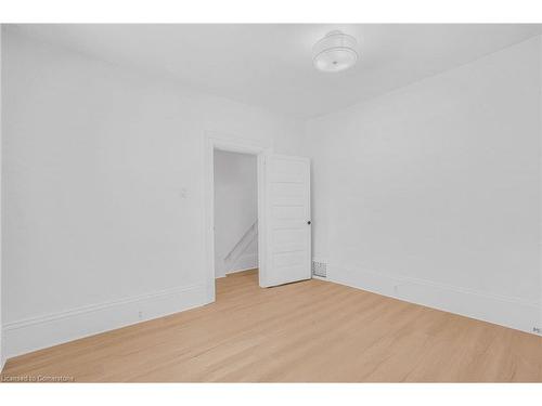 1-176 Darling Street, Brantford, ON - Indoor Photo Showing Other Room