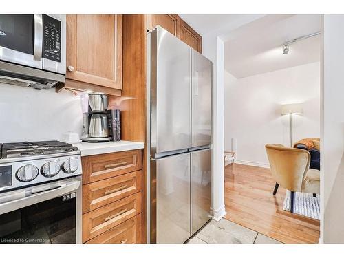 110-3333 New Street, Burlington, ON - Indoor Photo Showing Kitchen