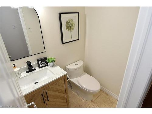 570 Harmony Avenue, Burlington, ON - Indoor Photo Showing Bathroom