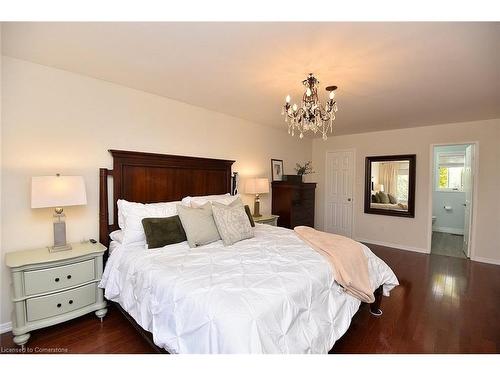 570 Harmony Avenue, Burlington, ON - Indoor Photo Showing Bedroom