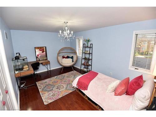 570 Harmony Avenue, Burlington, ON - Indoor Photo Showing Bedroom