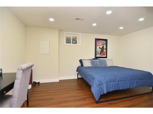 570 Harmony Avenue, Burlington, ON - Indoor Photo Showing Bedroom