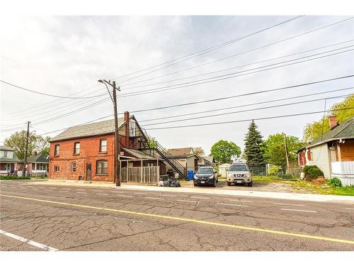 1367 Cannon Street E, Hamilton, ON - Outdoor