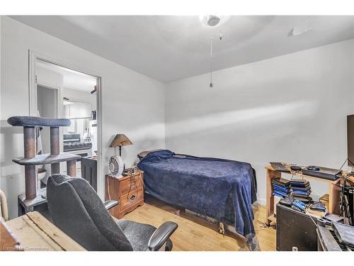 1367 Cannon Street E, Hamilton, ON - Indoor Photo Showing Bedroom