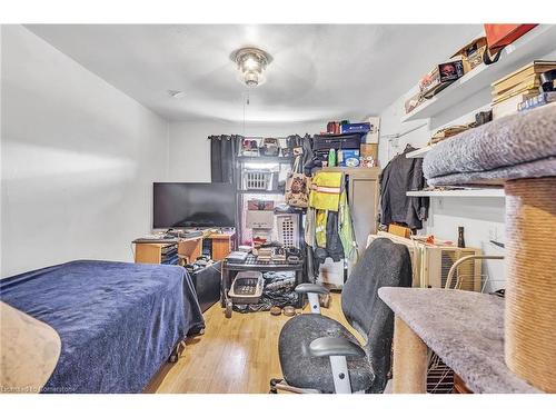 1367 Cannon Street E, Hamilton, ON - Indoor Photo Showing Bedroom