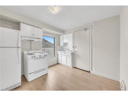 1367 Cannon Street E, Hamilton, ON - Indoor Photo Showing Kitchen