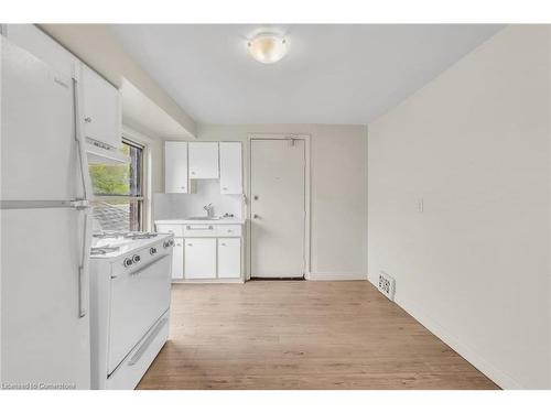 1367 Cannon Street E, Hamilton, ON - Indoor Photo Showing Kitchen