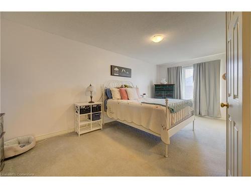 180 Dicenzo Drive, Hamilton, ON - Indoor Photo Showing Bedroom