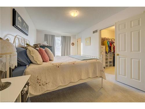 180 Dicenzo Drive, Hamilton, ON - Indoor Photo Showing Bedroom