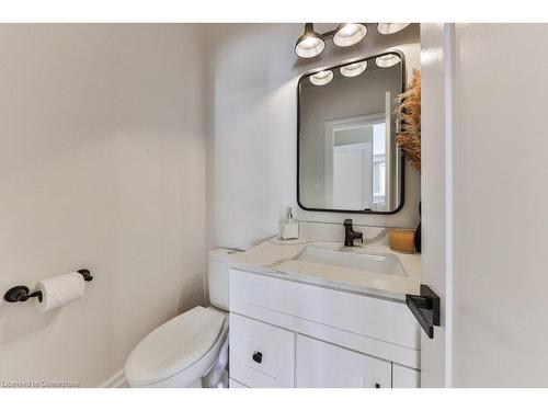 2557 Armour Crescent, Burlington, ON - Indoor Photo Showing Bathroom