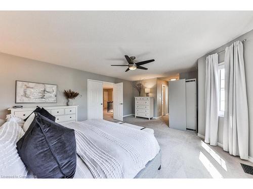 2557 Armour Crescent, Burlington, ON - Indoor Photo Showing Bedroom