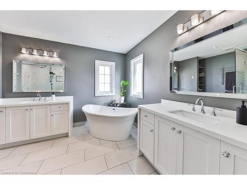 2557 Armour Crescent, Burlington, ON - Indoor Photo Showing Bathroom