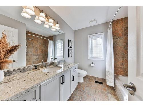 2557 Armour Crescent, Burlington, ON - Indoor Photo Showing Bathroom