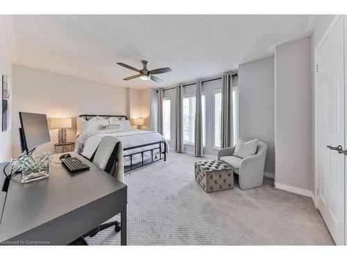 2557 Armour Crescent, Burlington, ON - Indoor Photo Showing Bedroom