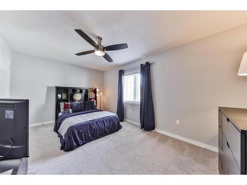 2557 Armour Crescent, Burlington, ON - Indoor Photo Showing Bedroom