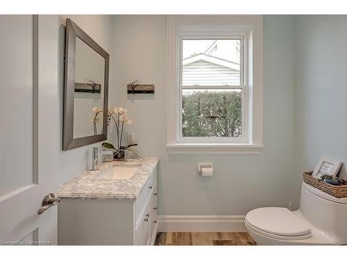 240 Pine Cove Road, Burlington, ON - Indoor Photo Showing Bathroom