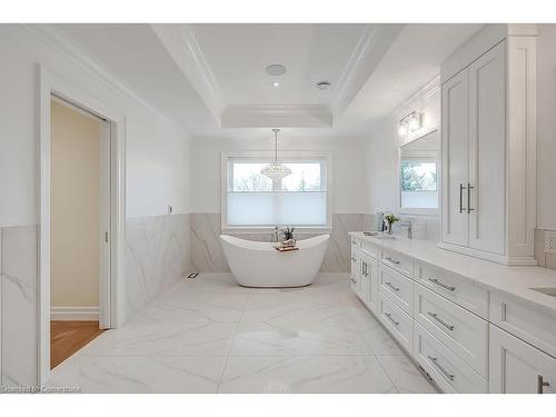 240 Pine Cove Road, Burlington, ON - Indoor Photo Showing Bathroom