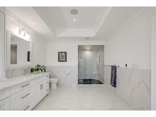 240 Pine Cove Road, Burlington, ON - Indoor Photo Showing Bathroom