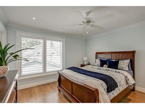 240 Pine Cove Road, Burlington, ON - Indoor Photo Showing Bedroom