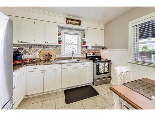 4 Martin Street, Thorold, ON - Indoor Photo Showing Kitchen