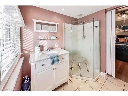 4 Martin Street, Thorold, ON - Indoor Photo Showing Bathroom