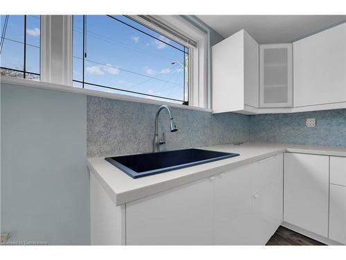 Lower Suite-33 Dana Drive, Hamilton, ON - Indoor Photo Showing Kitchen With Double Sink