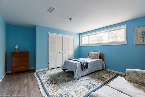 10 Valleydale Court, Hamilton, ON - Indoor Photo Showing Bedroom