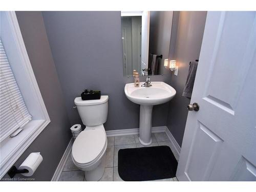 160 Wallace Avenue S, Welland, ON - Indoor Photo Showing Bathroom