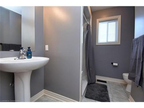 160 Wallace Avenue S, Welland, ON - Indoor Photo Showing Bathroom