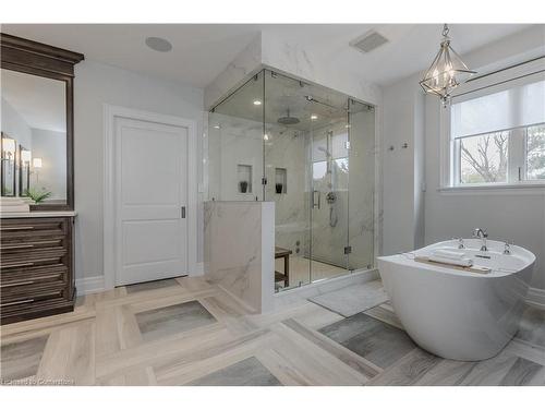 878 Shadeland Avenue, Burlington, ON - Indoor Photo Showing Bathroom